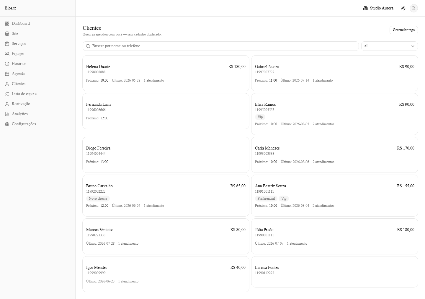 Visualização real da lista de clientes no painel RovelHub